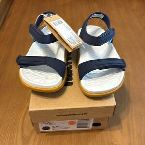NIB Native baby boys sandals size 6
